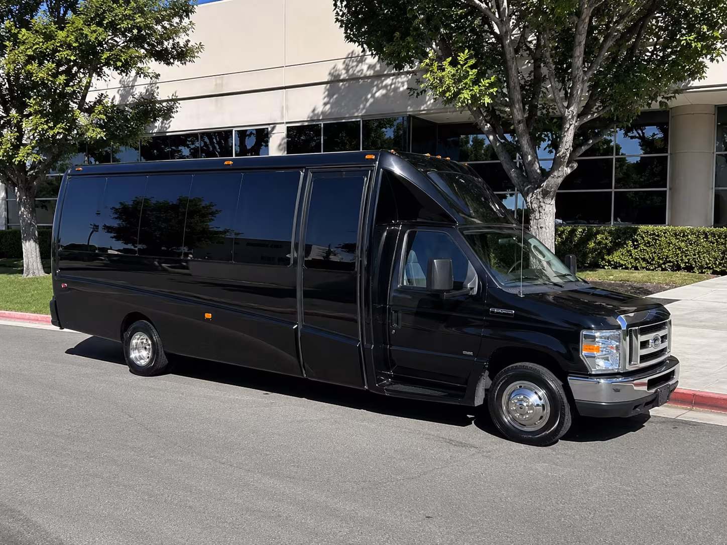 Salinas Birthday, Sweet 16, & Quinceañera Transportation onboard seating
