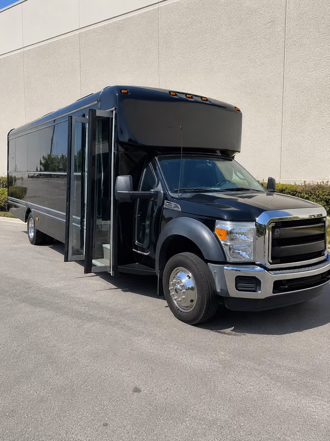 Santa Clara Birthday, Sweet 16, & Quinceañera Party Bus Rentals