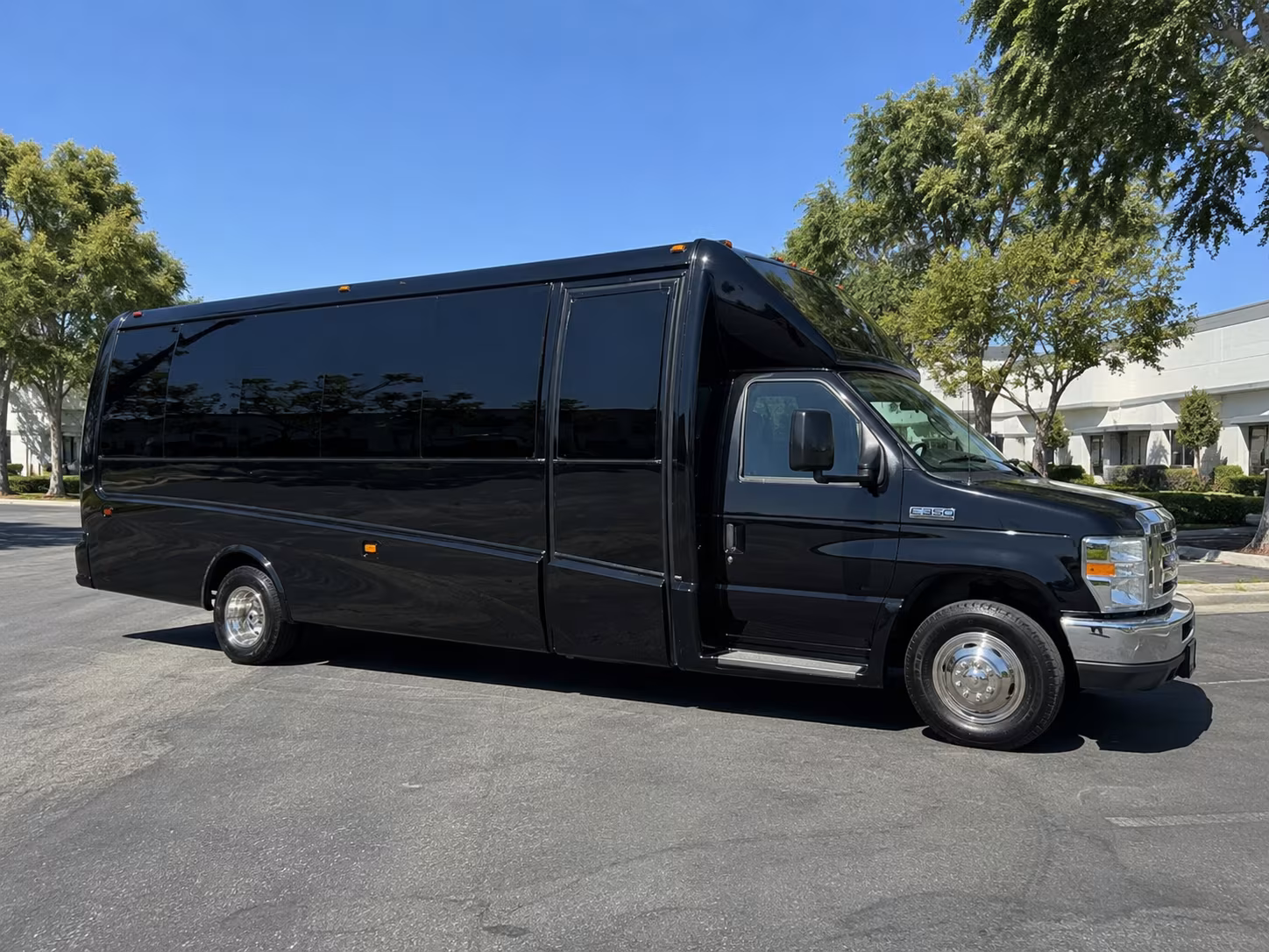 Salinas Winery Tour & Pub Crawl Transportation